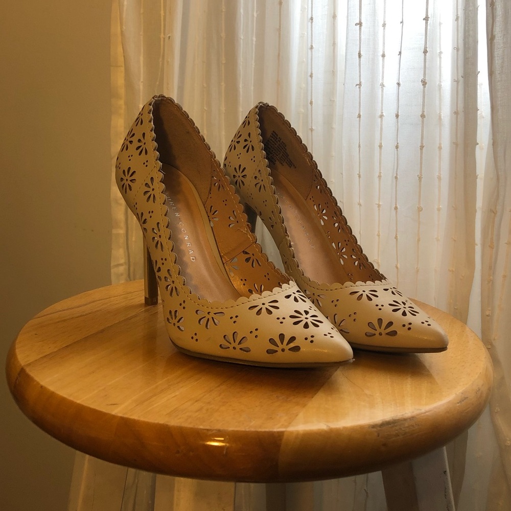 Lauren Conrad Pumps